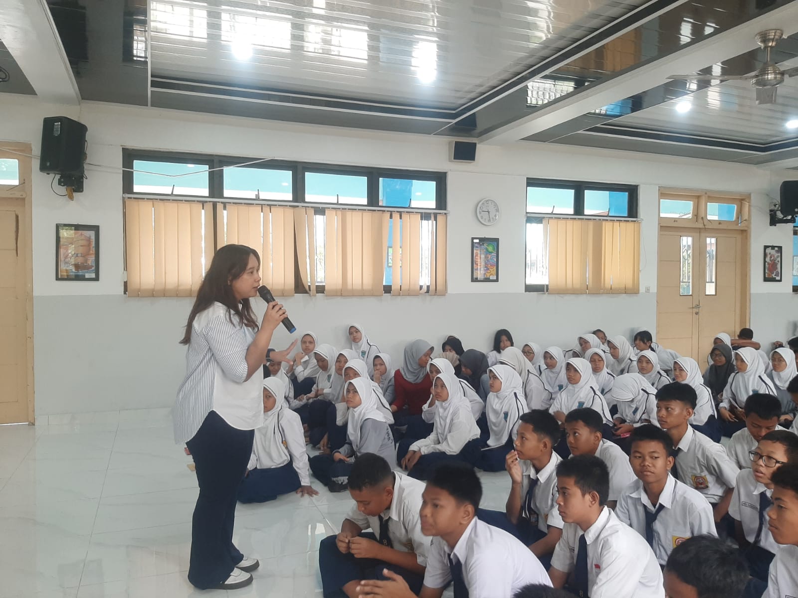 Roadshow Workshop Membaca Di SMP Negeri 213 Jakarta